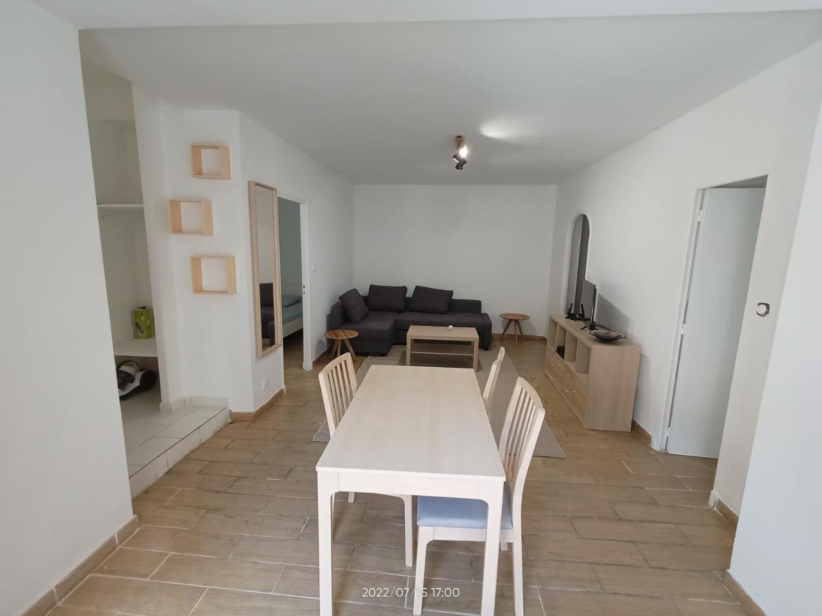 T2 Renove En Rdc Avec Cour, Intra Muros Avignon Kültér fotó